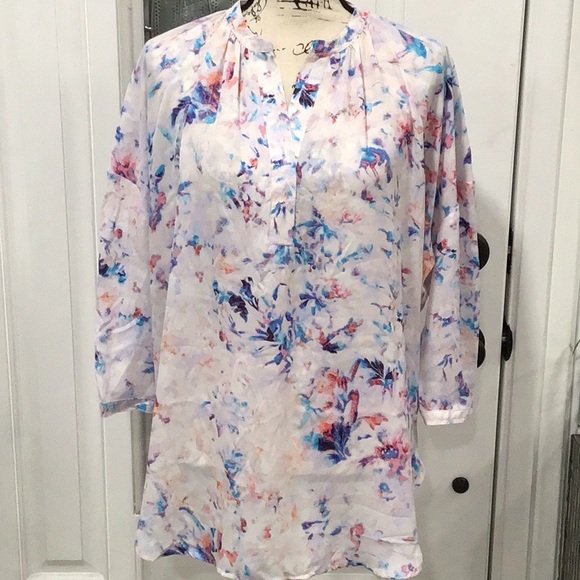 Sanctuary Tops - 🆕 SANCTUARY Split Neck Top Batwing Long Sleeves Printed Oversized